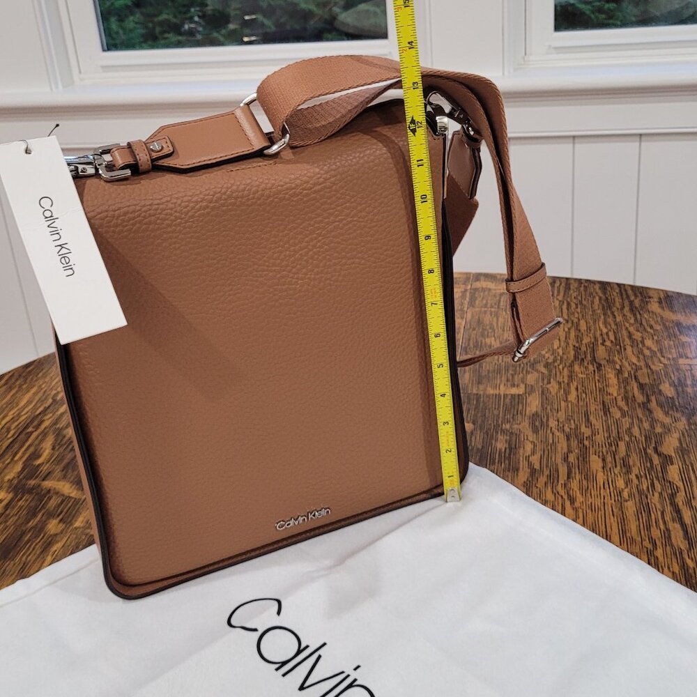 Calvin Klein Crossbody Bag. Large Caramel Silvertone Hardware Adjustable Strap. - Picture 8 of 14